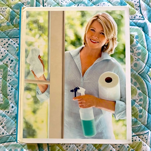 Brand new Martha Stewart’s home keeping handbook - Picture 1 of 8